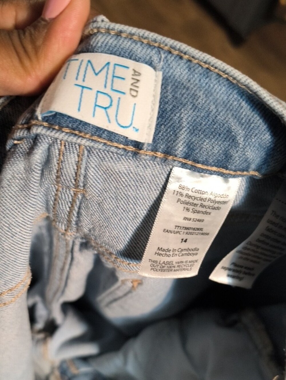Time and Tru Light Blue Relaxed Women's Jeans - Picture 3 of 4